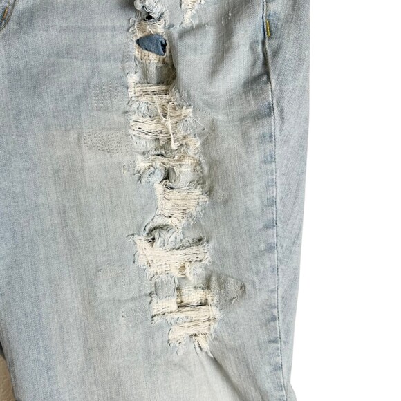 Torrid Distressed Denim Light Washed Bermuda Shorts Size 22 - Picture 4 of 10